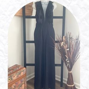 NWT Lulus Women's Solid Black Ruffle Sexy Deep V Neck Flare Jumpsuit Siz…